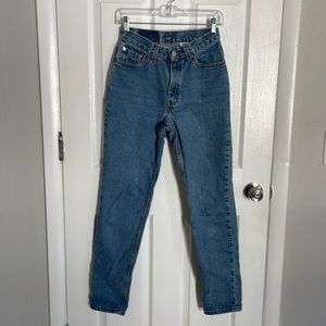 Vintage Y2K Levi's 512 Slim Fit Tapered Leg High Waist Medium Wash Mom Jeans